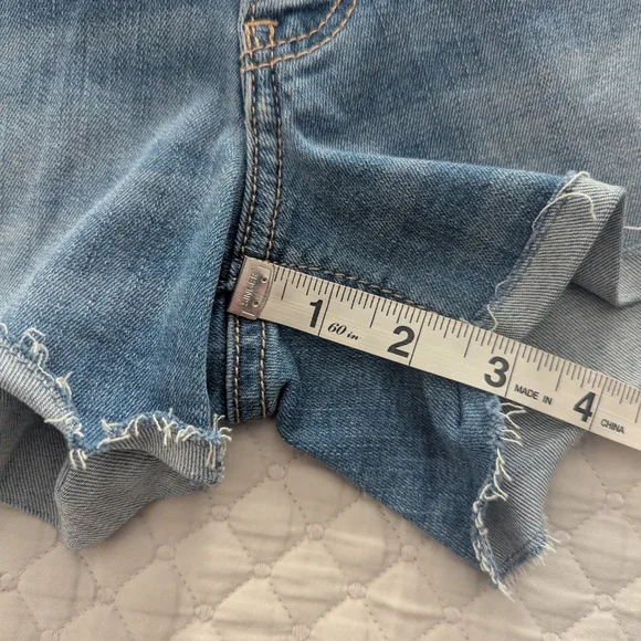HOLLISTER Low Rise Denim Shorts Size 26 - Picture 7 of 8